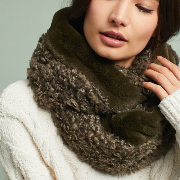 New Anthropologie Mixed Faux Fur Infinity Scarf Dark Olive Green Moss - Picture 4 of 10